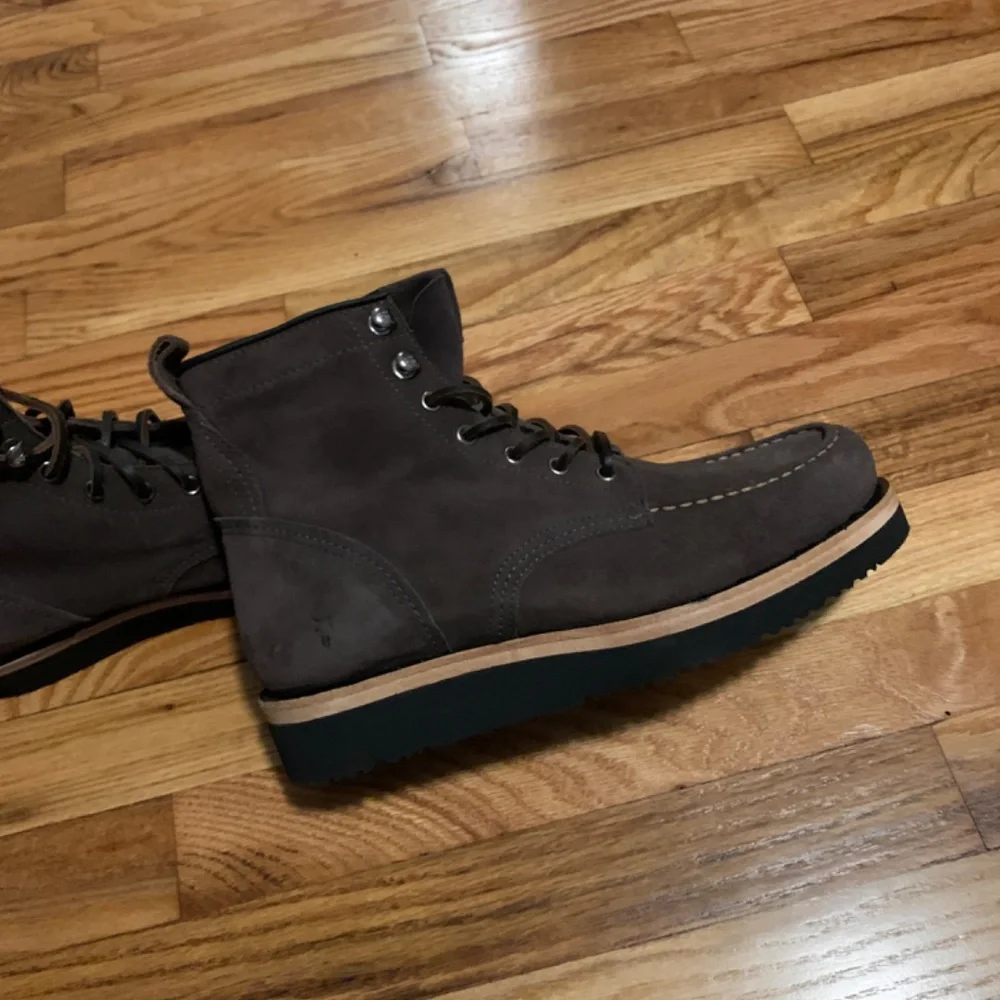 Frye - Picture 2 of 3